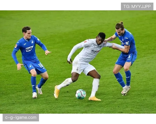 那不勒斯新赛季阵容深度解析:实力与挑战并存,卫冕之路充满变数