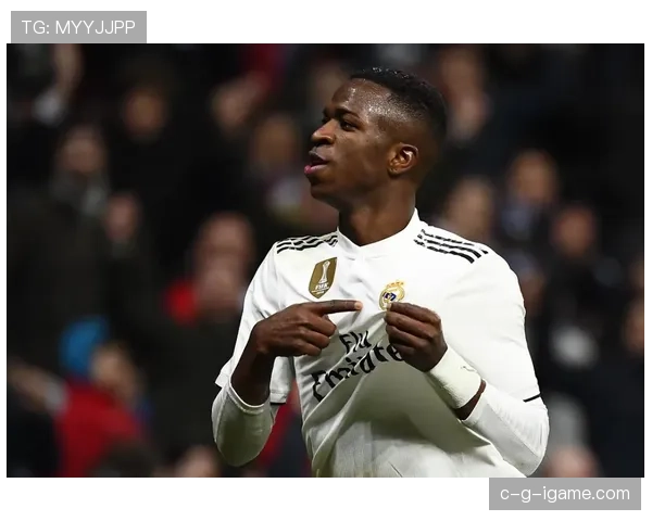 尼科·威廉斯与维尼修斯：速度型边锋的战术差异解析