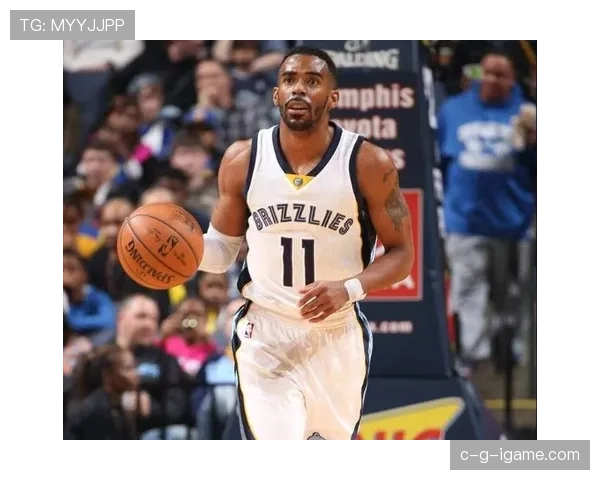 迈克·康利挡拆组织效率提升，助爵士核心拉开球队进攻空间